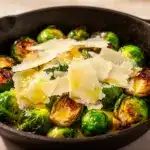 Knuspriger Rosenkohl mit Parmesan - featured image